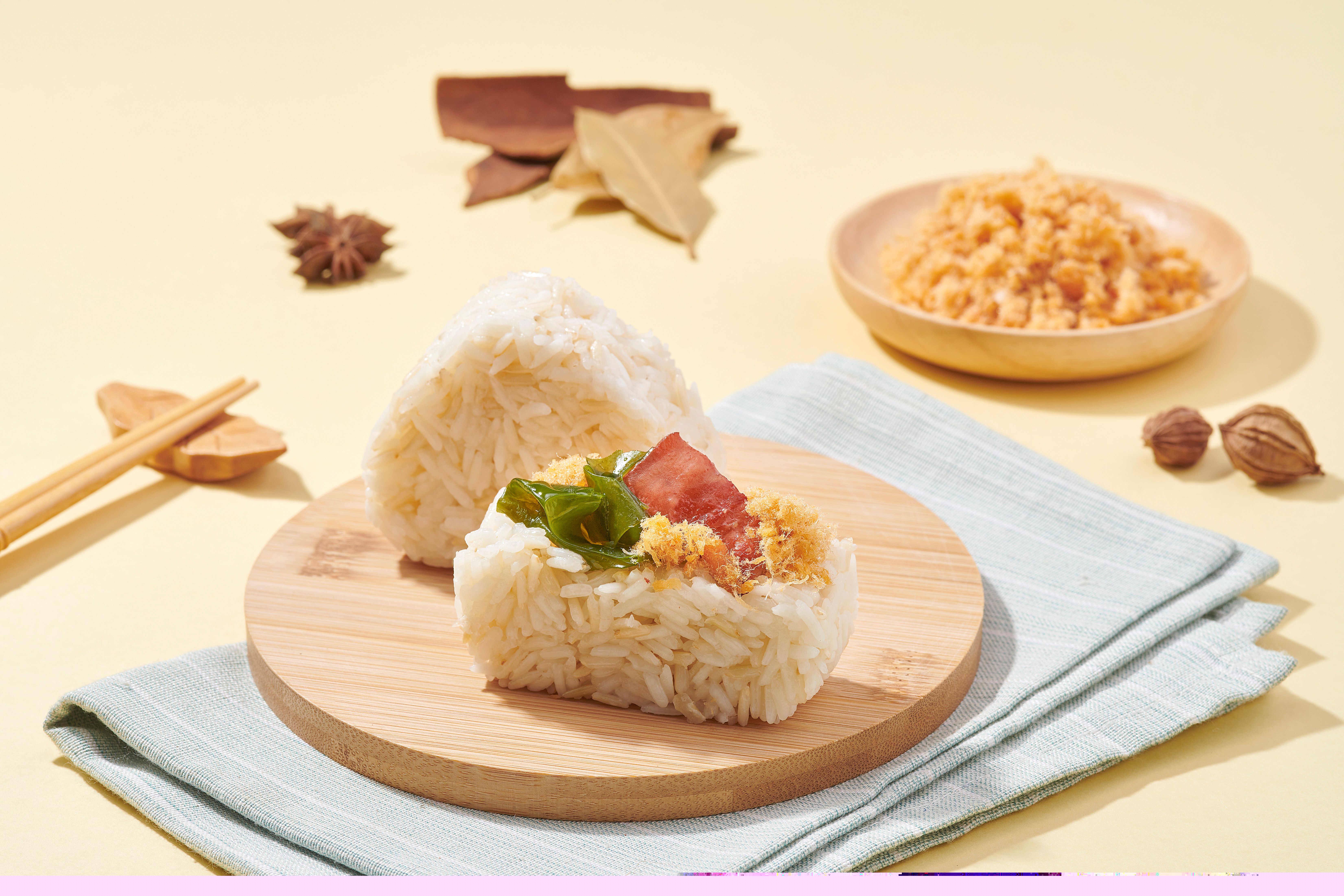 日式鹵肉海帶芽糙米飯團